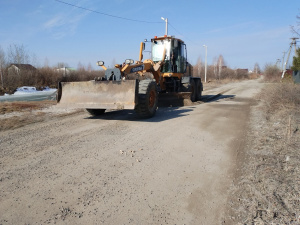 В СНТ "Электрометаллург" начались работы по Грейдированию дорог.